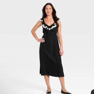 Universal Thread Lace Midi
